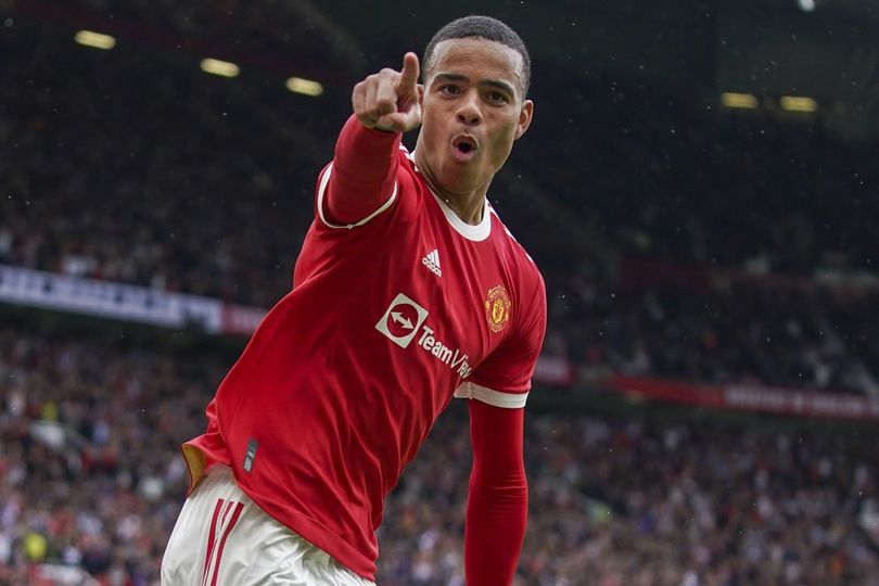 stretford-enders--manchester-united-2024-2025--youth-courage-success