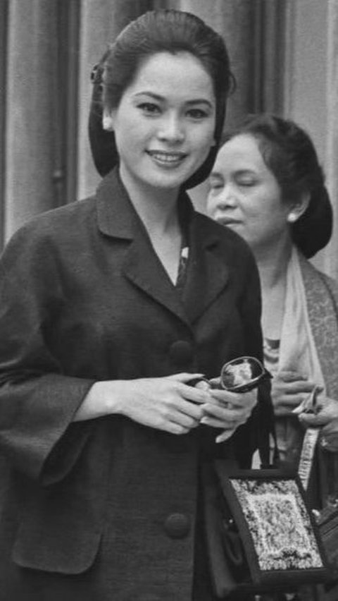 Bentuk Partai di Jepang, Dewi Sukarno Lepas Kewarganegaraan Indonesia