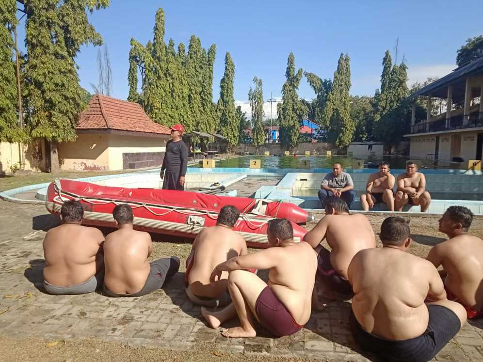 50-polisi-gendut--dipaksa--kurus-di-sekolah-polisi-negara