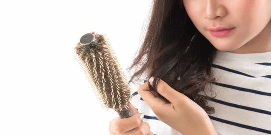 pernah-mimpi-rambut-alami-rontok-ternyata-berhubungan-dengan-kesehatan-lho