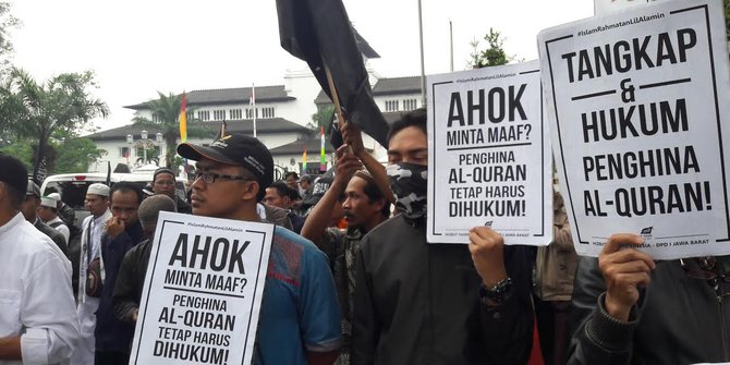 demo-kecam-ahok-juga-digelar-di-bandung-massa-tuntut-kasus-diusut