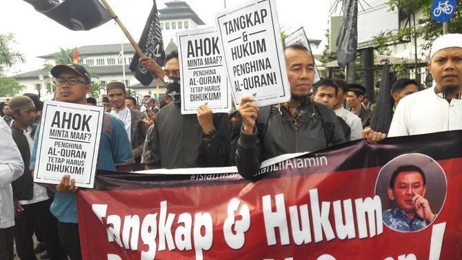 Demo kecam Ahok juga digelar di Bandung, massa tuntut kasus diusut