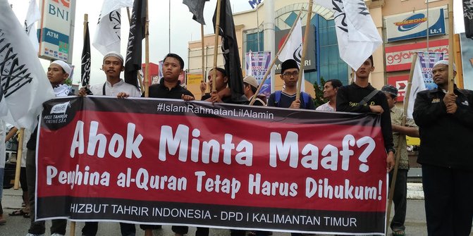 HTI Samarinda demo desak polisi tangkap Ahok terkait surah Al Maidah