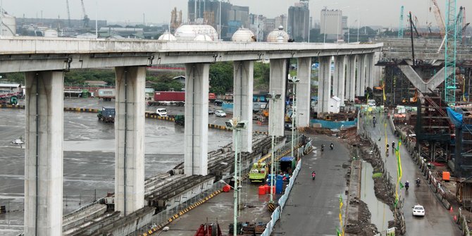 pembangunan-jalan-tol-melayang-jakarta-cikampek-selesai-di-2019