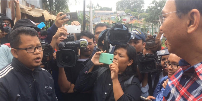 Kampanye di Jati Padang, Ahok diadang dan adu mulut dengan Ketua FPI