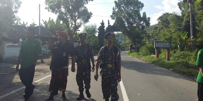 Potret rukun di Buleleng, pecalang &amp; Banser NU bersama amankan Nyepi