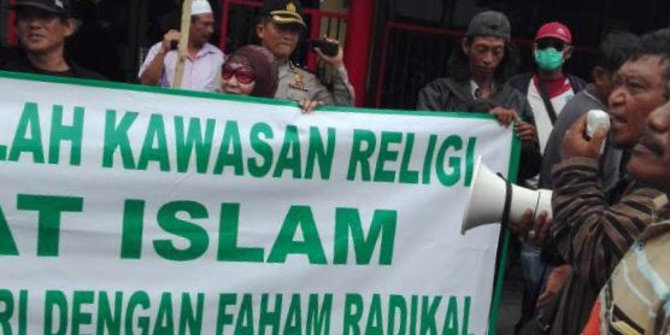 Warga tolak pengajian Rizieq Syihab di Masjid Ampel Surabaya
