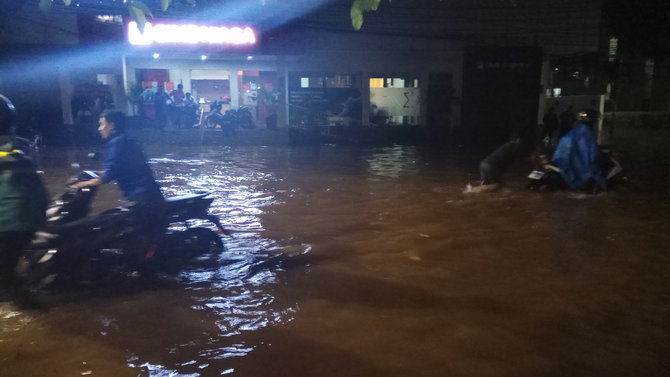 Hujan deras, Kemang Raya kembali terendam banjir