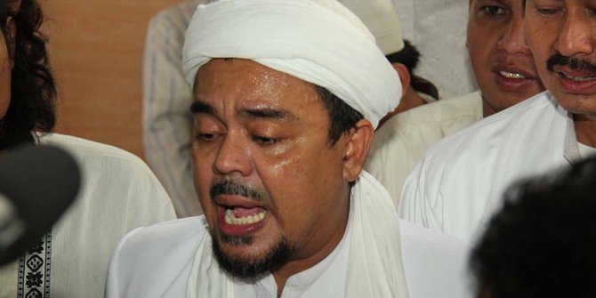 polisi-langsung-jemput-paksa-rizieq-begitu-tiba-di-indonesia