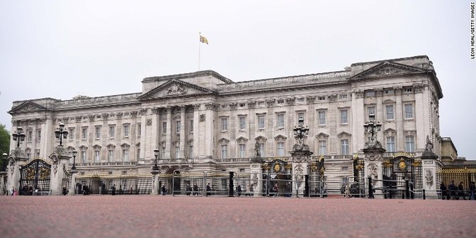 Istana Ratu Inggris diserang pria berpedang dan teriak 'Allahu Akbar'