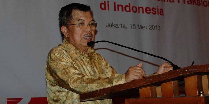 Jusuf Kalla sebut sudah sepantasnya Novanto mundur dari ketum Golkar