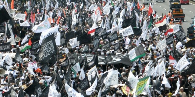 di-depan-massa-299-gerindra-pan-pks--demokrat-tolak-perppu-ormas