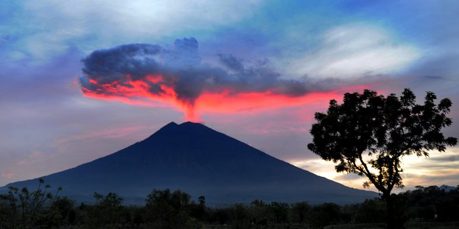 Gunung Agung Kembali Meletus: Bagi NASA Itu Berita Bahagia Untuk Kehidupan Manusia