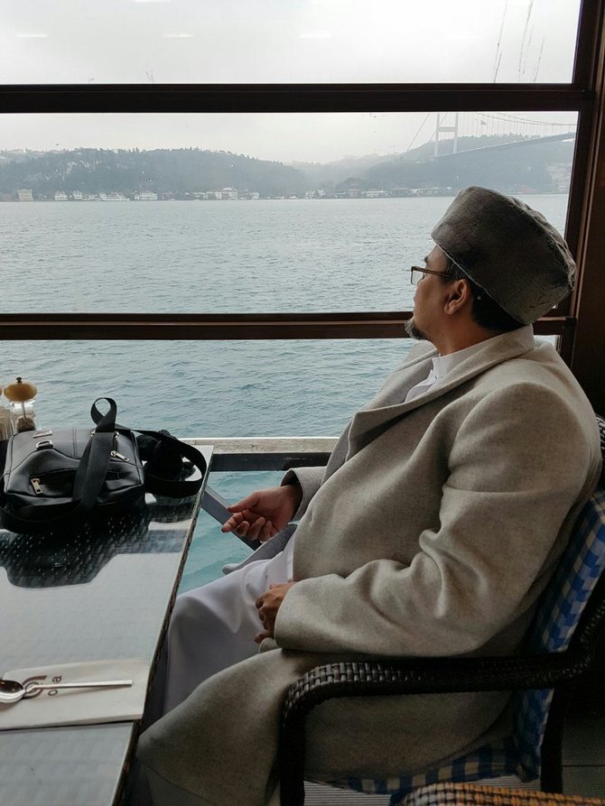 Menengok gaya liburan Habib Rizieq bersama keluarga di Turki