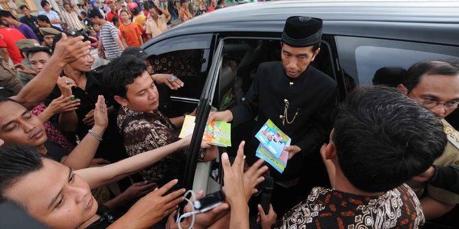 Bantuan Langsung Lempar (ala Jokowi): Keadilan Sosial Bagi Seluruh Rakyat Indonesia?