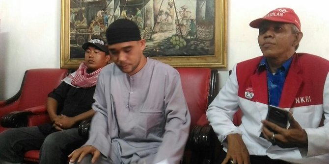 Bukan ke Ganjar, FUIB cuma minta maaf ke Gus Mus &amp; NU terkait puisi