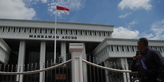 4 Pejabat Indonesia Bergaji Fantastis