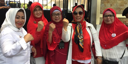 Demo Jokowi Mundur, Emak-Emak Militan: Kami Bukan Cheerleader!