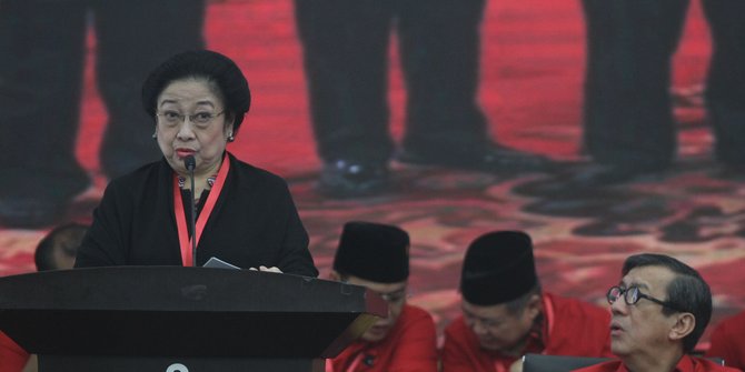 di-depan-kader-pdip-megawati-curhat-dituding-pki-hingga-disumpahi-mati