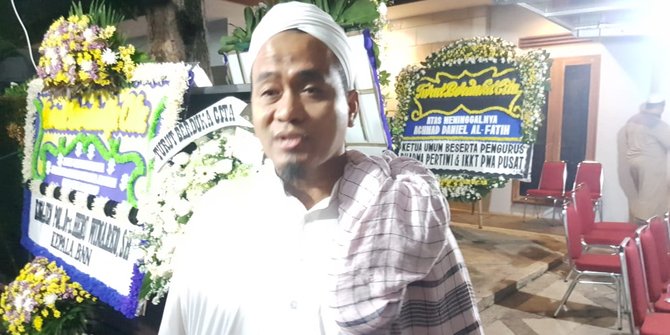 Putri &amp;Cucunya Mengenakan Cadar, Foto Keluarga Wiranto Jadi Pembicaraan 