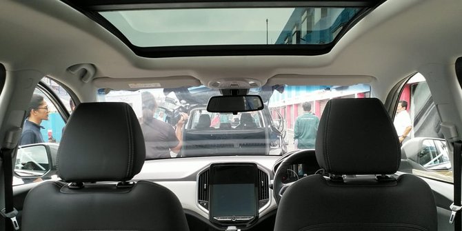Fitur Sunroof-Panoramic Identik sebagai SUV Premium