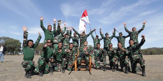 jokowi-kagum-kecanggihan-ss2-v4-dan-g2-elite-senapan-serbu-dipakai-tni
