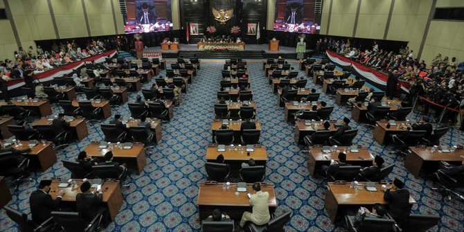 anggota-dprd-dki-fraksi-psi-dan-pdip-adu-mulut-di-rapat-komisi-c