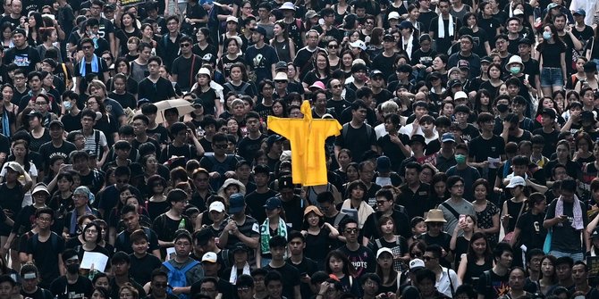 buku-kartun-tentang-domba-dan-serigala-jadi-simbol-perlawanan-hong-kong