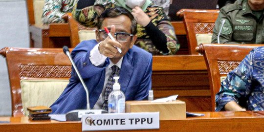 Mahfud Lapor Jokowi Soal Ada Gosip Korupsi Proyek BTS Kominfo Mengalir ke Parpol