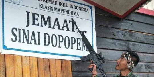 Prajurit TNI Kena Sanksi Disiplin Usai Foto Tunjuk Gereja Pakai Senpi Laras Panjang