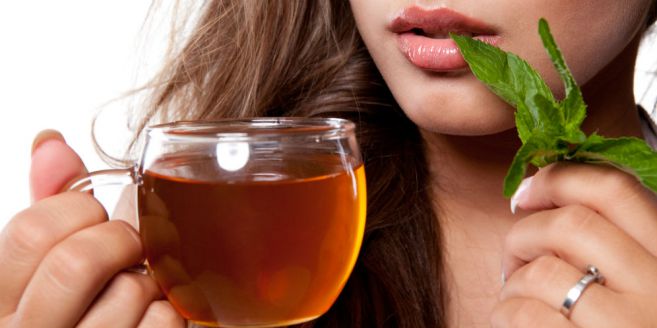 Awas! Ini Dia 6 Bahaya Minum Teh Saat Perut Kosong