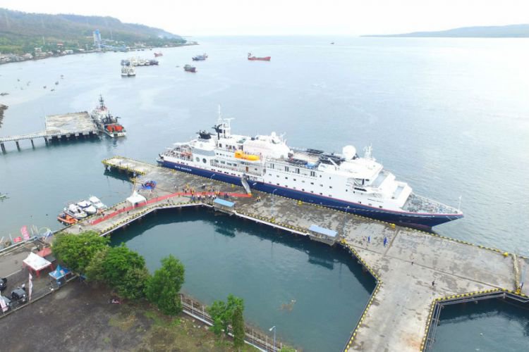 Deretan Kapal - Kapal Pesiar Mewah yang Pernah Sandar di Pelabuhan INDONESIA, kepoin!