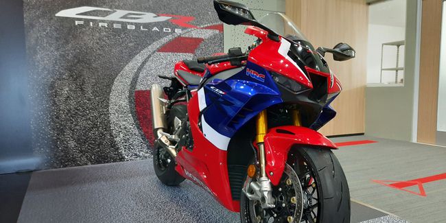 Motor Sekarang Mahal-Mahal, Honda Baru Saja Rilis Motor Harga 1 Miliar