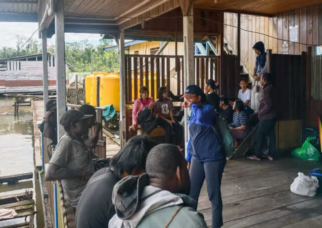 OPM Masuk Kampung, Guru dan Nakes Pilih Mengungsi