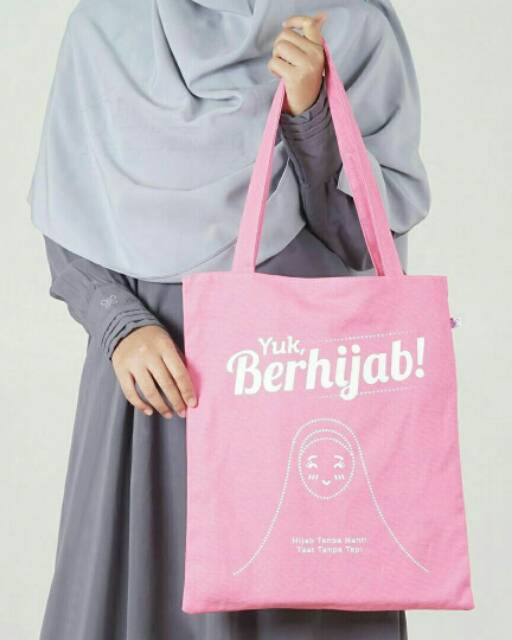 Yuk Intip Tote Bag Yang lagi Hits Buat Sista Hijabers !!!