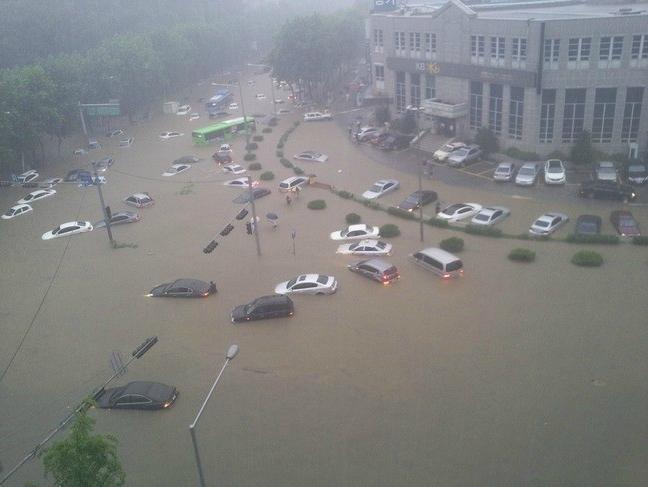HUJAN=BANJIR bukan jakarta saja, Di KOREA juga. [FULL PICT]