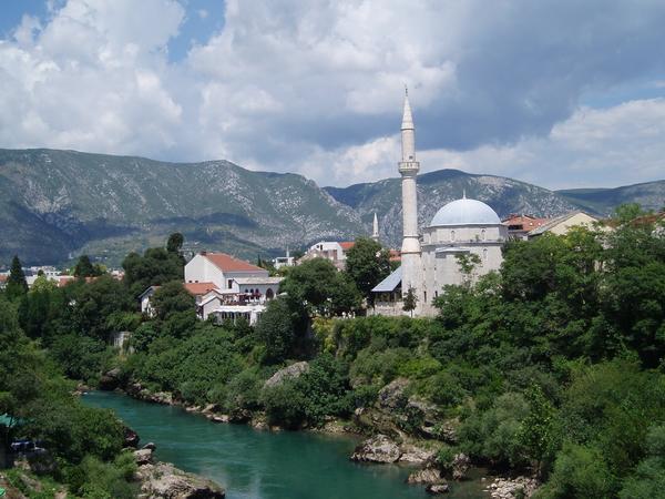 Polisi Bosnia Hergezovina Tangkap Belasan Anggota ISIS