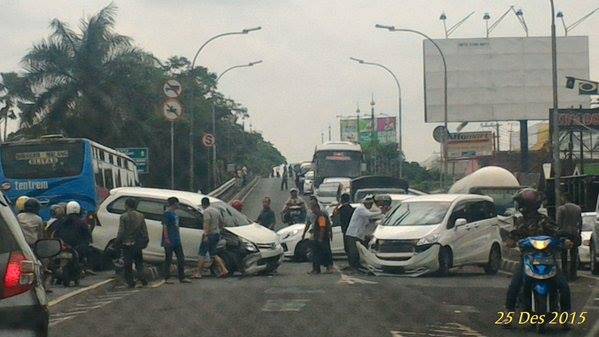 Kecelakaan Lalu Lintas Karena Macet!