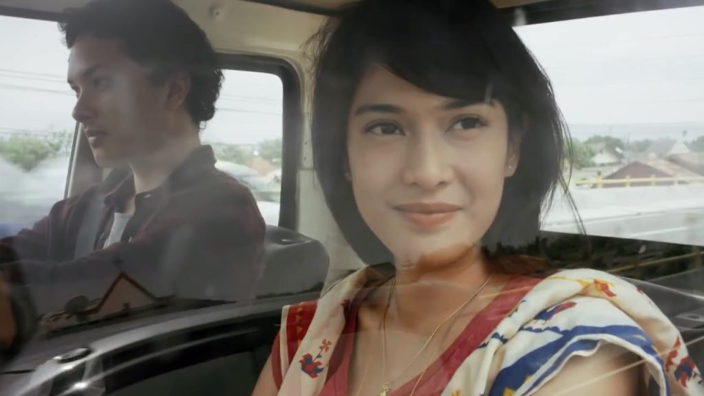 Lima Film Tentang Manisnya Cinta Pertama
