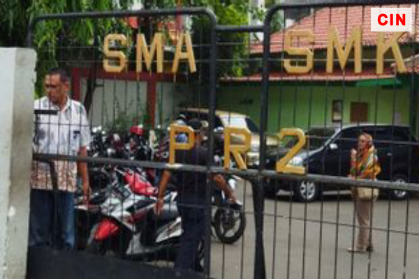 Pria Mengaku Polisi Larang Wartawan Meliput Demo Pelajar di Sekolah PR 2 Duren Sawit