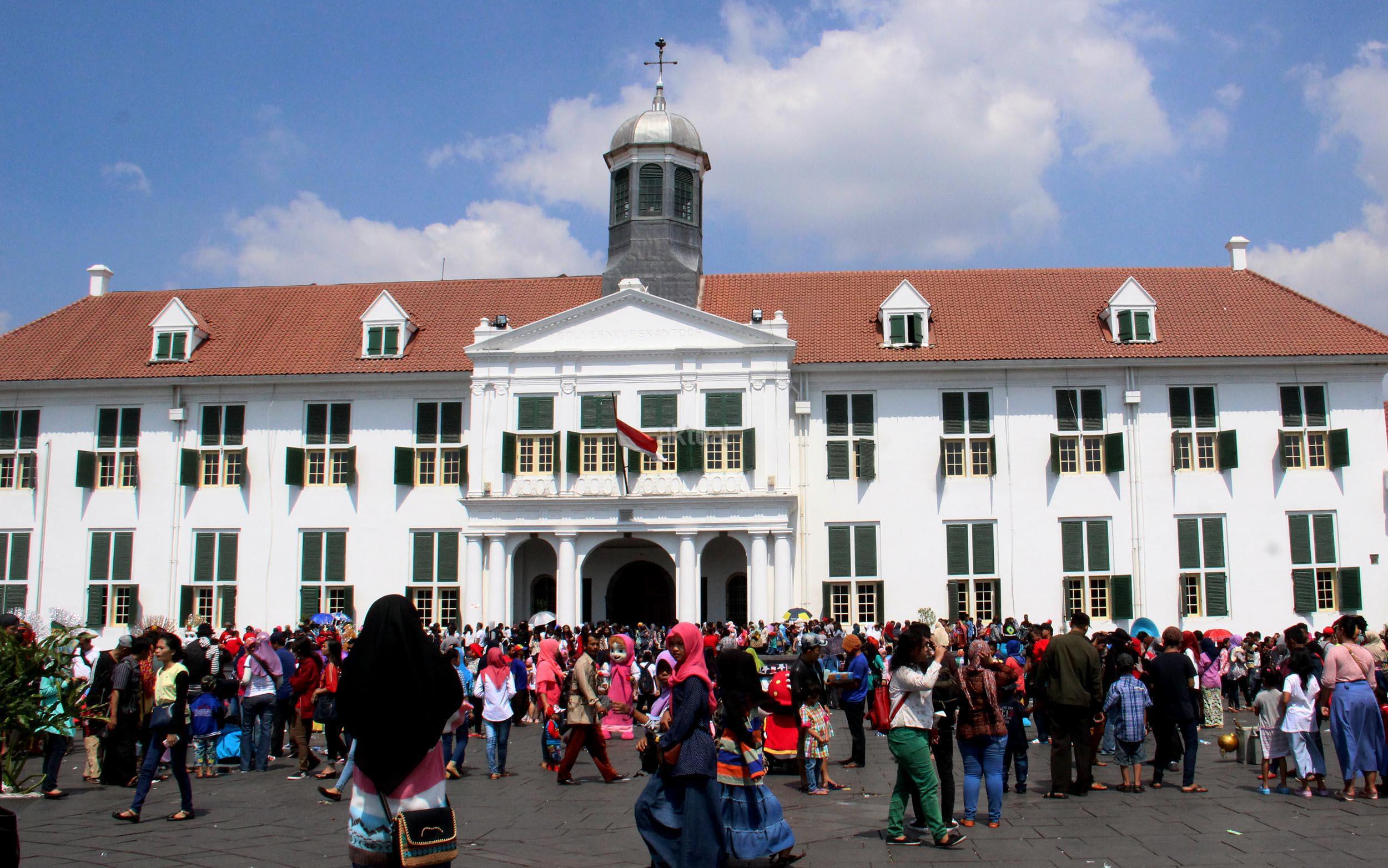 Jakarta Kebanjiran!! Tapi 10 Hal ini Yang Bikin Orang Suka Jakarta