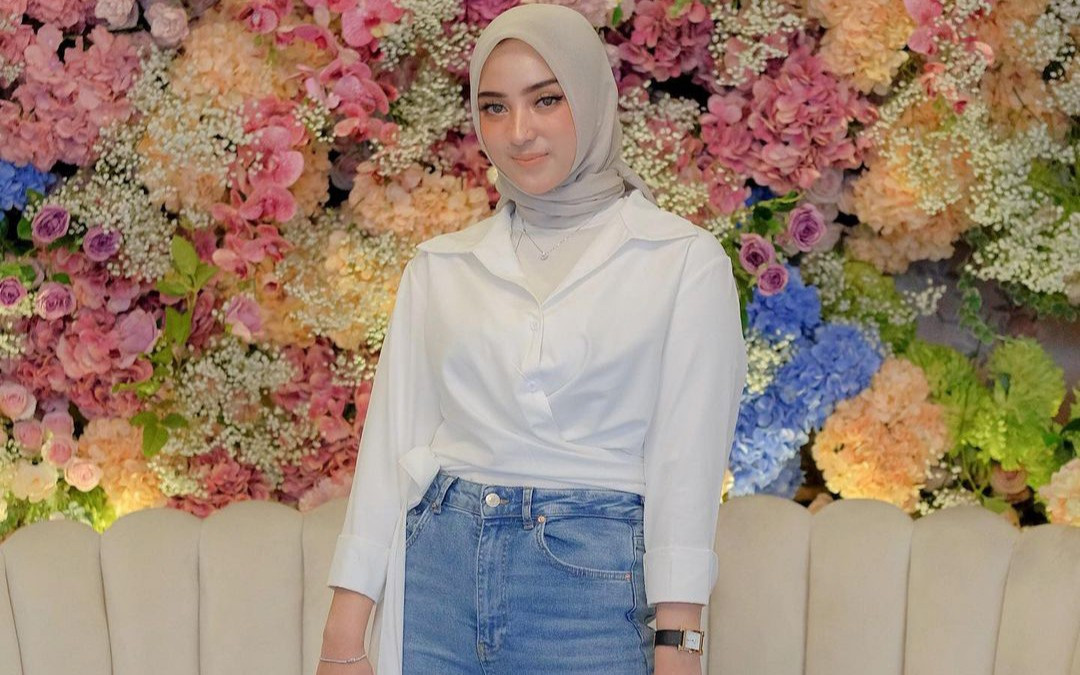 Wow! Intip Tas Mewah yang Dipakai Istri Doni Salmanan