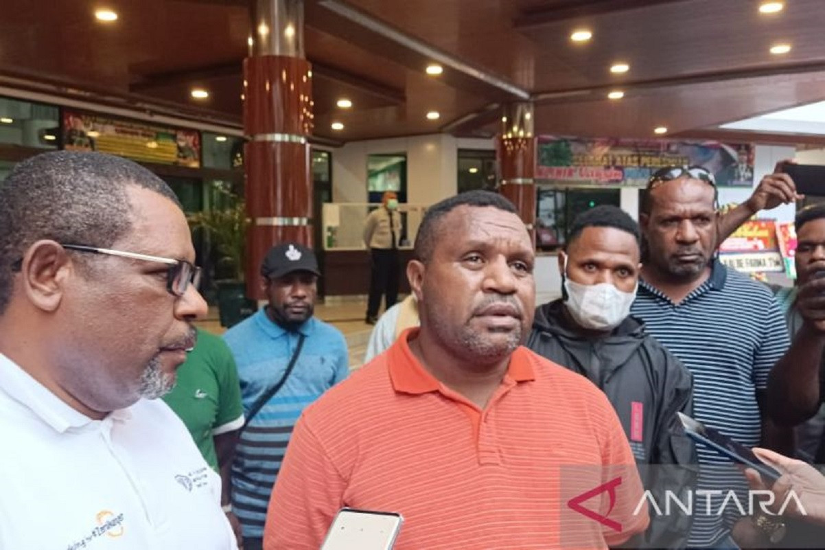Kondisi Terkini Lukas Enembe, Pak Gubernur Kencing di Tempat Tidur,