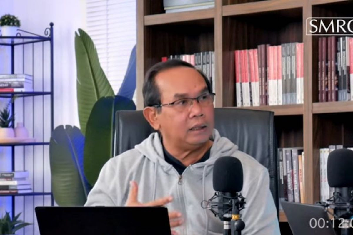 Saiful Mujani Sebut Proses Pemakzulan Jokowi Harus Dilakukan