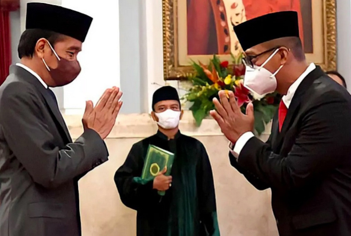 Salam 3 Jari, Jangan Pilih Anak Jokowi