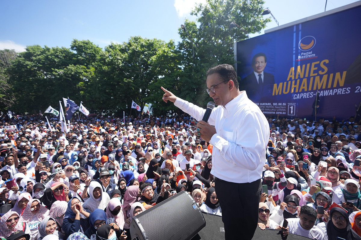Jokowi Merilis Bansos Rp 11 T, Anies Bilang Begini