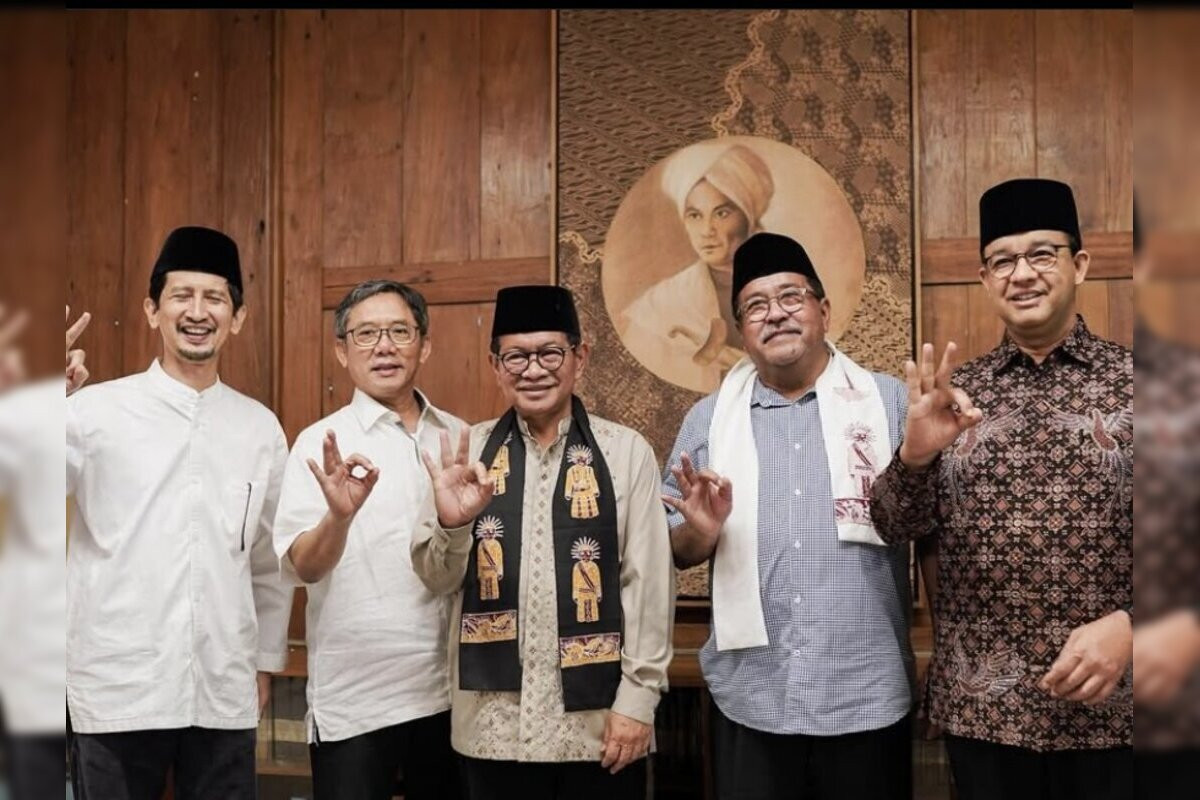 anies-baswedan-berpose-3-jari