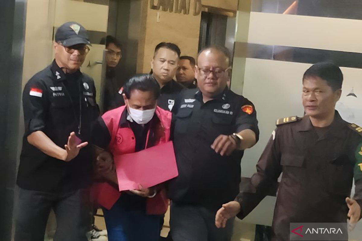 Rp 21 Miliar Ditemukan di Rumah Eks Ketua PN Surabaya
