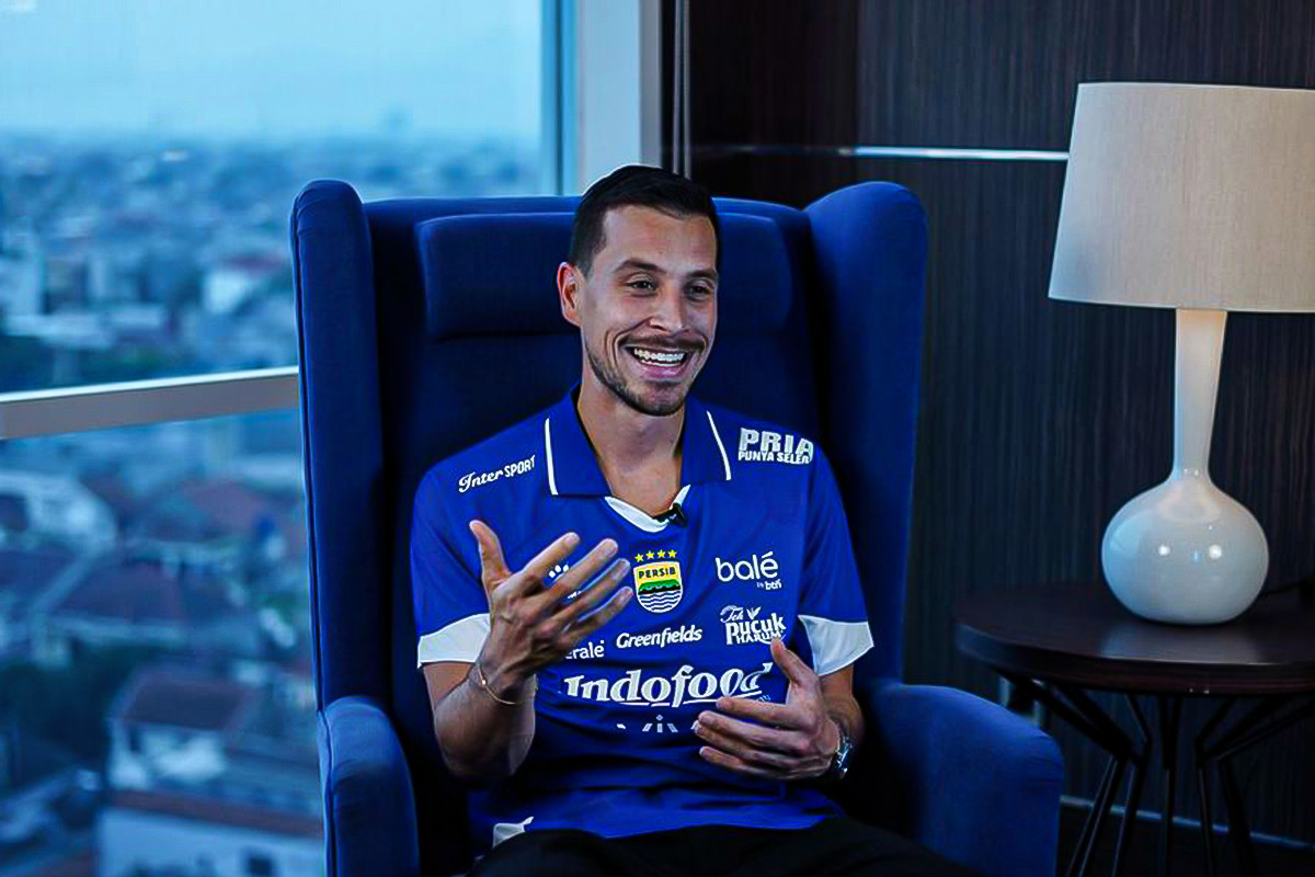 reaksi-pertama-thom-haye--eliano-reijnders-seusai-gabung-latihan-persib-bandung