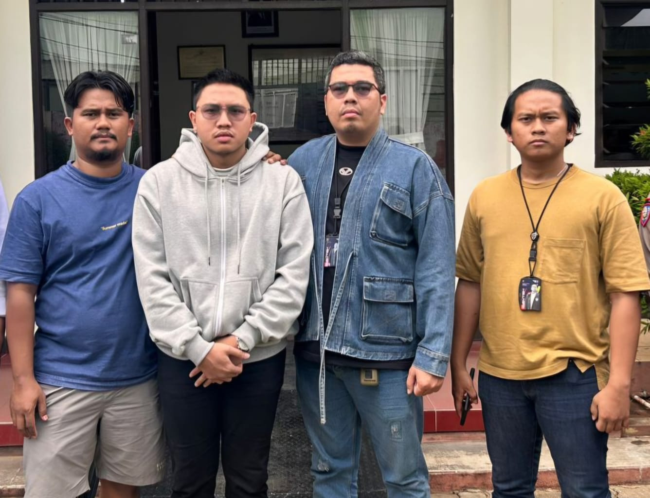 Pelarian YouTuber Resbob, Ponsel Dititipkan kepada Pacar di Surabaya